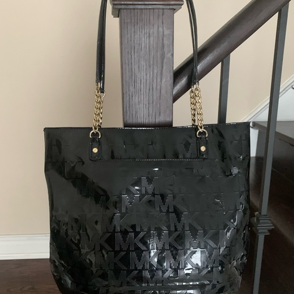 MICHAEL KORS PATENT LEATHER BAG - Picture 1 of 15
